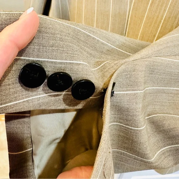 THEORY GRAY PINSTRIPE SUIT JACKET - Picture 4 of 8